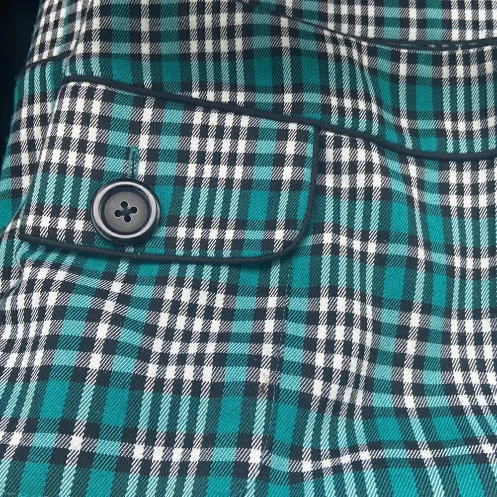 Harold’s plaid skirt ladies size 2 Green black and white